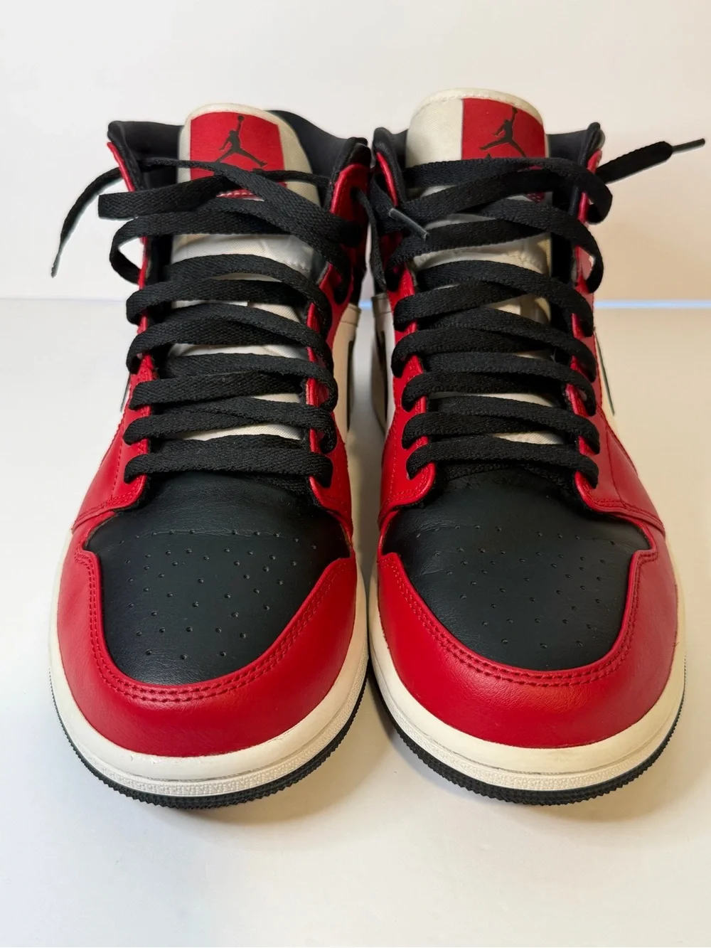 Jordan 1 MID Chicago black toe Basketball Sneakers - Red Black Size 9